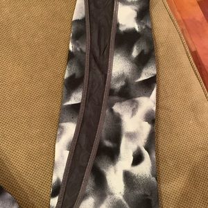Lululemon leggings size 4